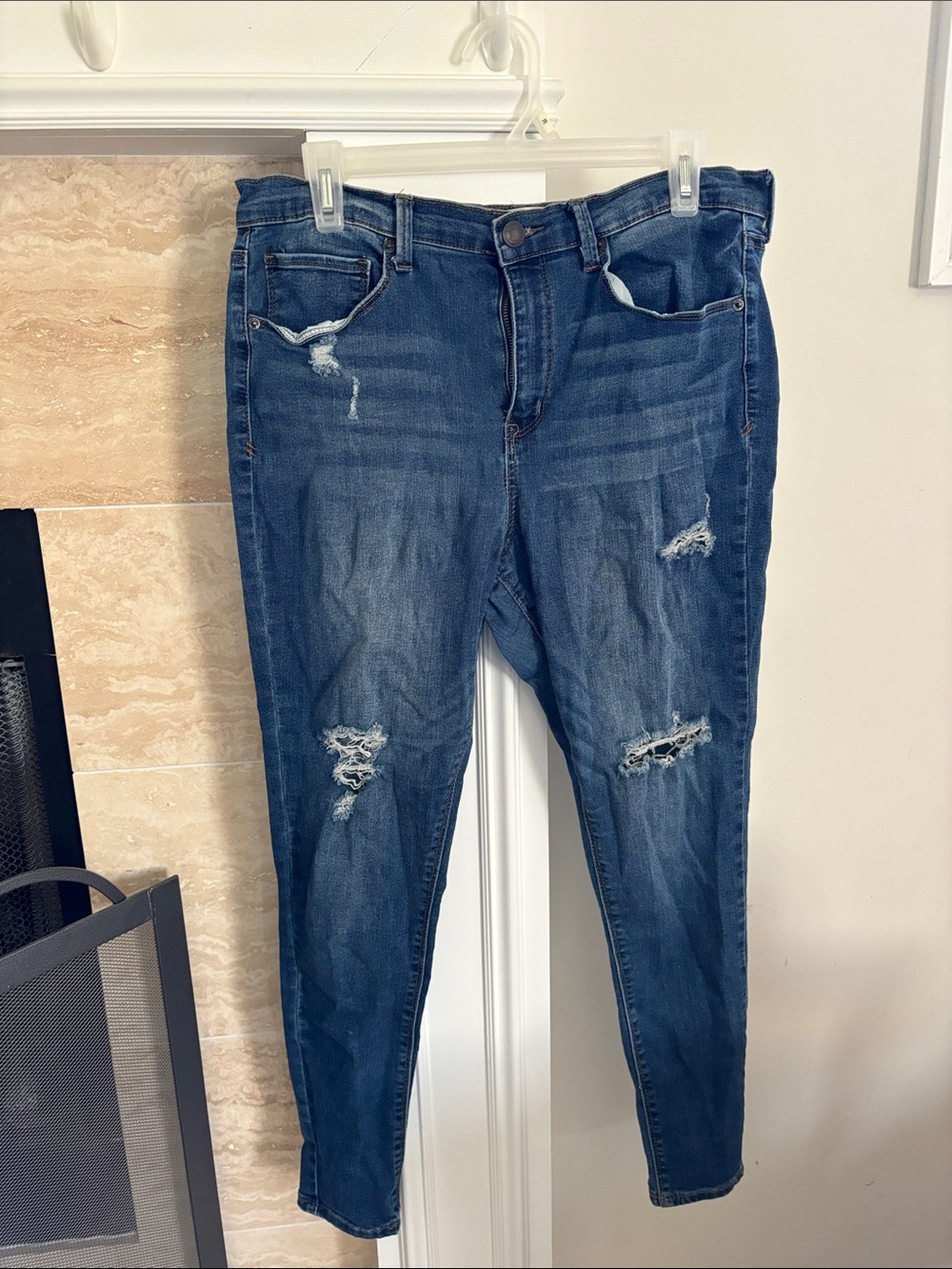 Mudd Women's Medium Blue Ripped Skinny Jeans